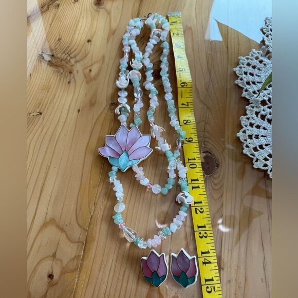 Lee Sands Vintage Flower Semi Precious Stone and Shell Necklace and Earring Set - Picture 3 of 9